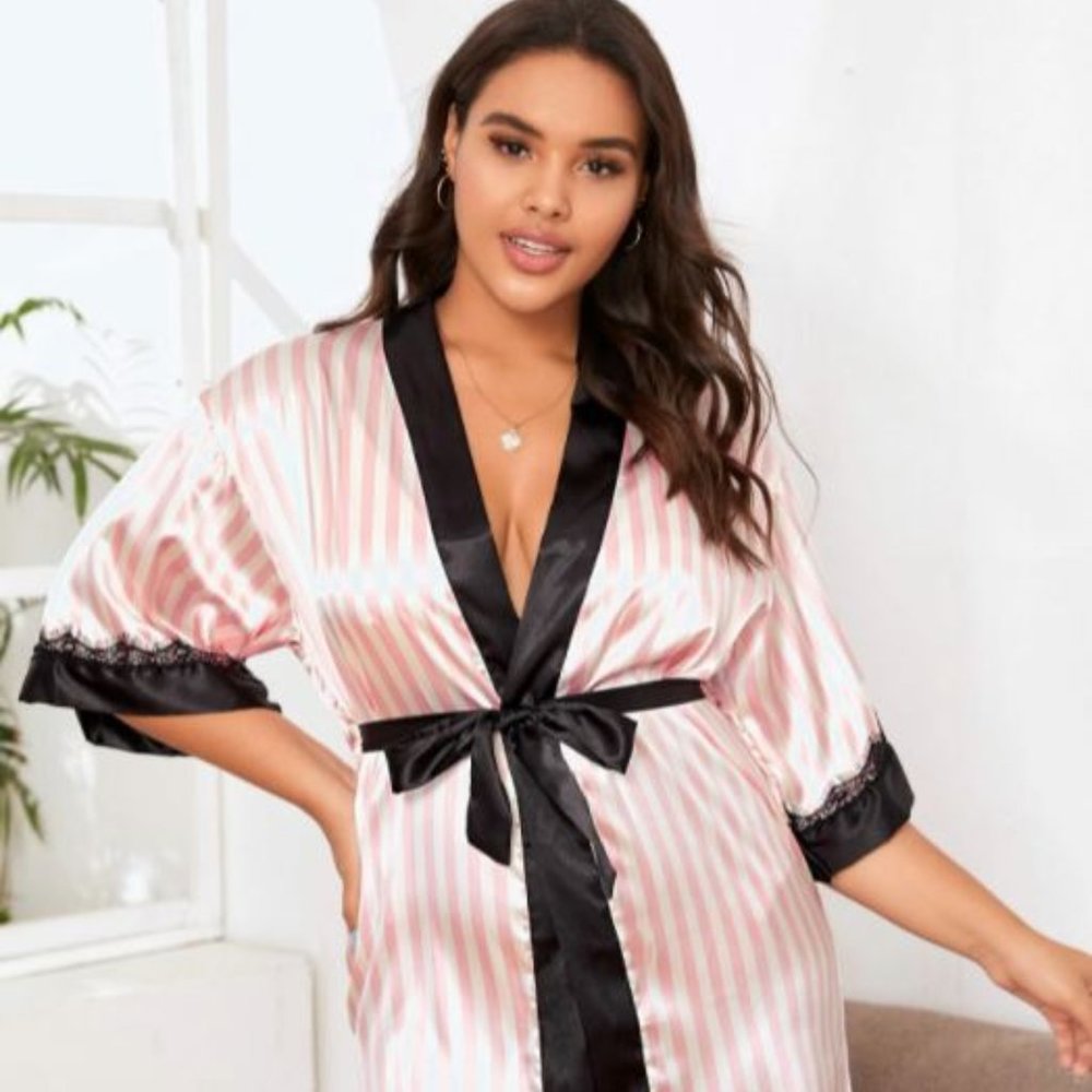 Plus Stripe Print Belted Satin Robe